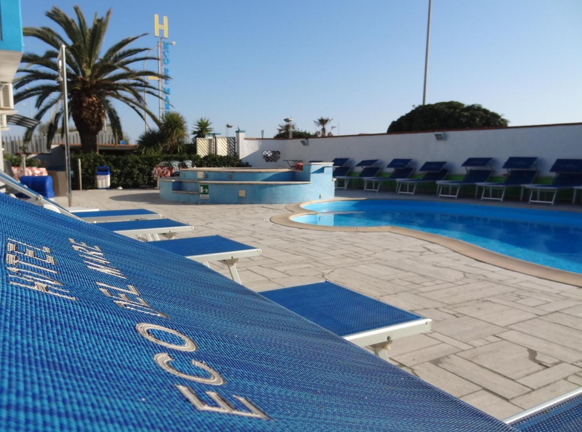 Hotel Eco Del Mare Марина-ді-Масса Екстер'єр фото