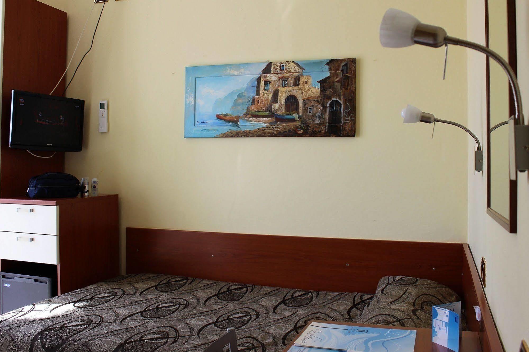 Hotel Eco Del Mare Марина-ді-Масса Екстер'єр фото