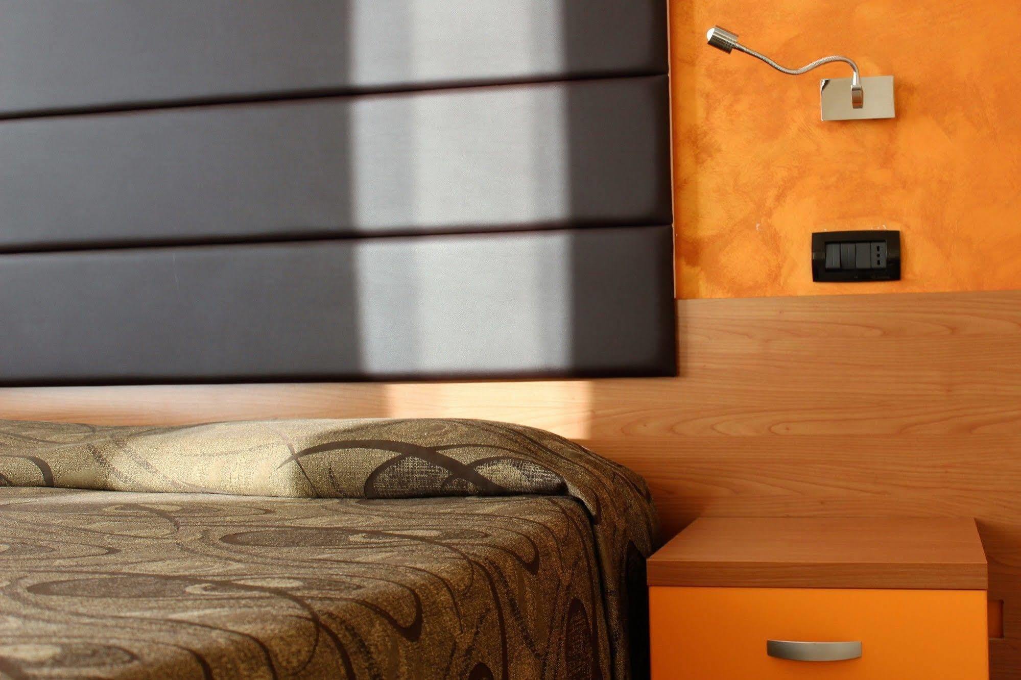Hotel Eco Del Mare Марина-ді-Масса Екстер'єр фото