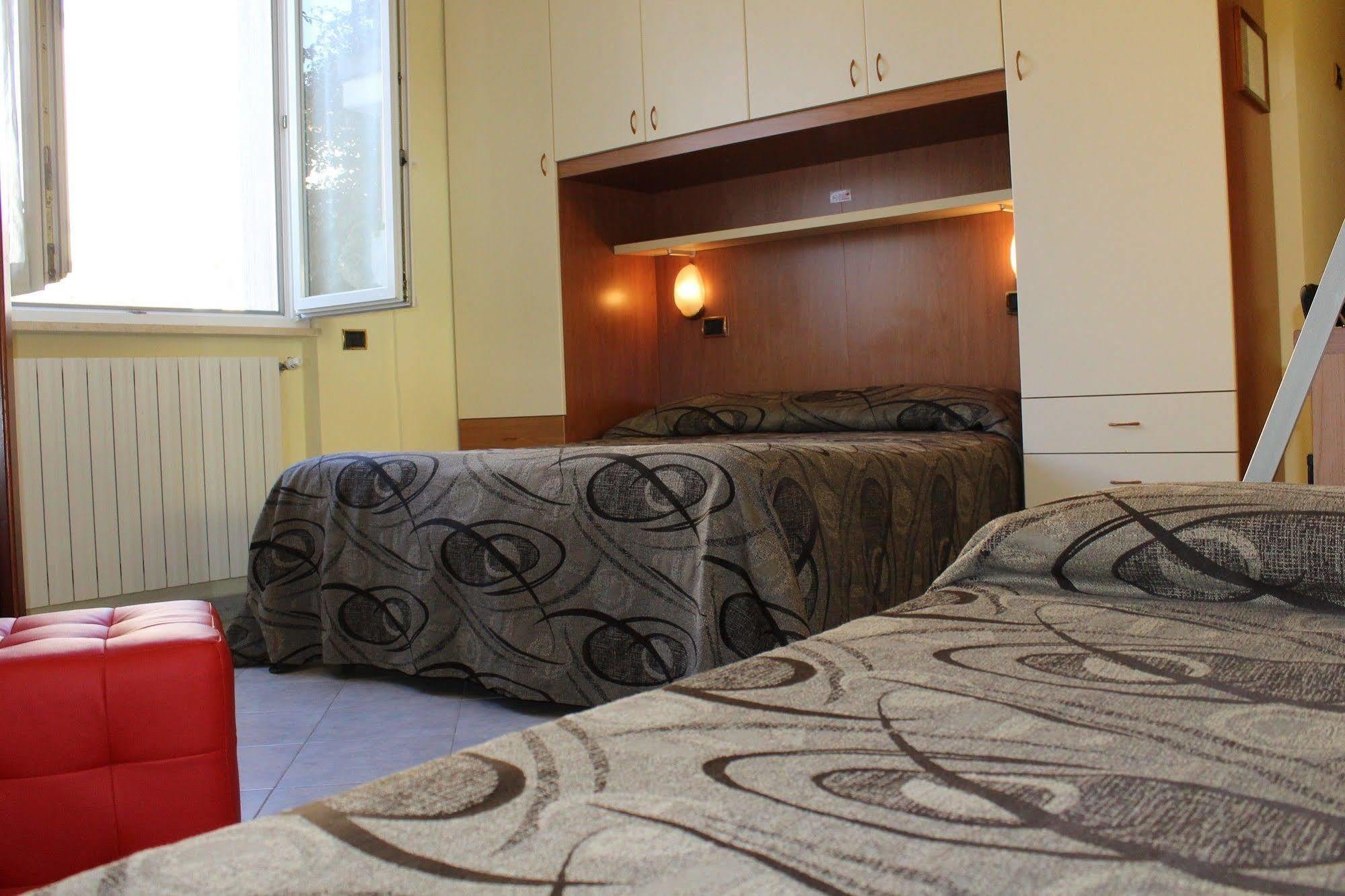 Hotel Eco Del Mare Марина-ді-Масса Екстер'єр фото